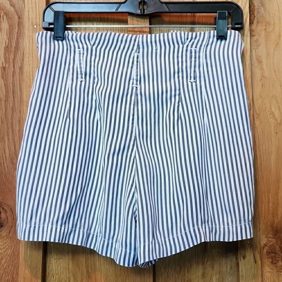 Abercrombie & Fitch High Waist Stripes Nautical Shorts, Small, Grey & White - Picture 2 of 9